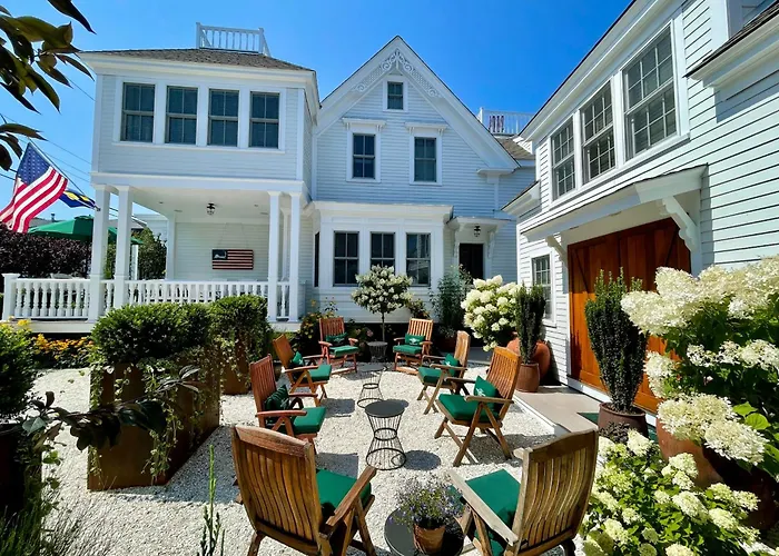 Guest house: White Porch Inn